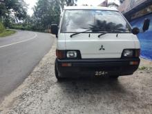 Mitsubishi DELICA 1995 Van