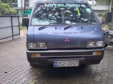 Mitsubishi P15 1994 Van