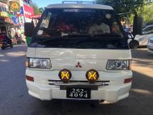 Mitsubishi PO15 1993 Van
