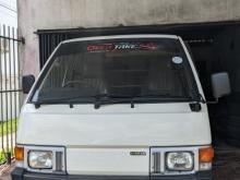 Nissan Vannet 1993 Van