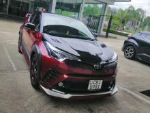 Toyota CHR NGX50 2019 SUV
