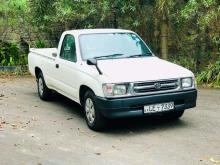 Toyota Hilux 2002 Lorry