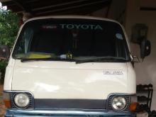Toyota Shell LH30 1979 Van