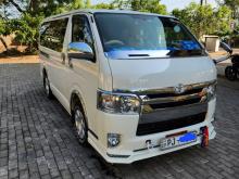 Toyota TRH200 KDH 2015 Van