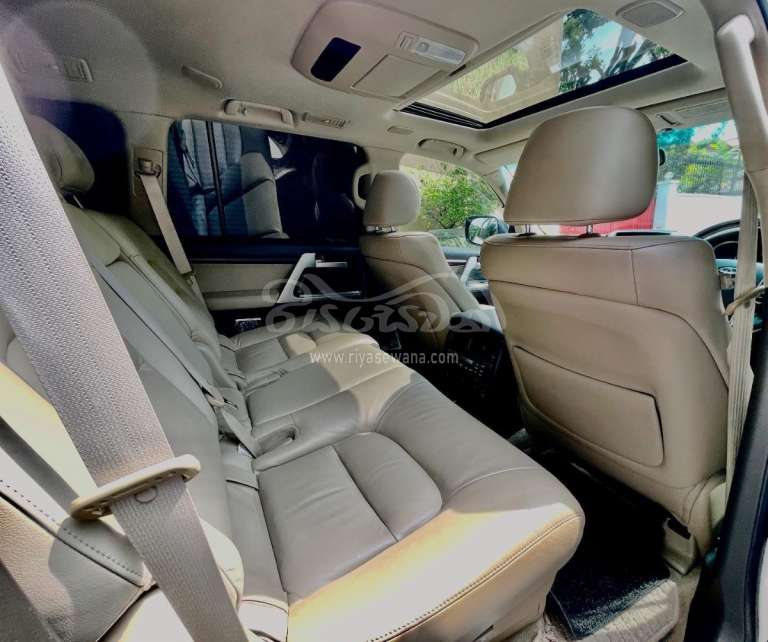 Toyota Land Cruiser Sahara V8 Used 2012 Petrol Negotiable Sri Lanka