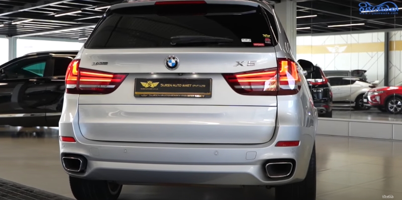 The rear exterior views of the BMW X5 X-Drive 40E