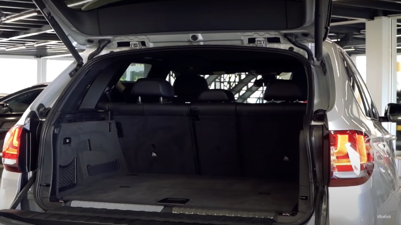 The boot space of the BMW X5 X-Drive 40E