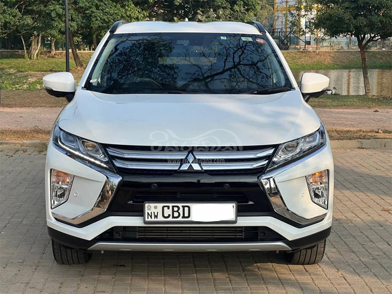 The front-exterior view of the Mitsubishi Eclipse Cross 2018 SUV