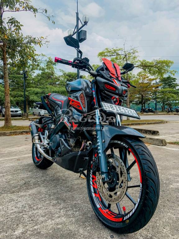 The front exterior view of the 2019 Yamaha MT-15 Motorbike