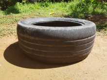 https://riyasewana.com/uploads/-265-50-r20-tyre-171656064331.jpg