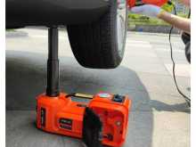 https://riyasewana.com/uploads/-hydraulic-car-1916394015623.jpg
