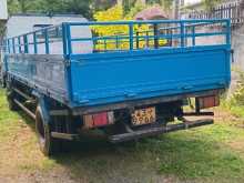 ISUZU ELF තට්ටුව
