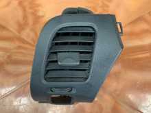 Nissan leaf AZE0 right side AC vent