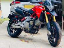 Aprilia Dorsoduro 750 2009 Motorbike