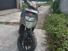 https://riyasewana.com/uploads/aprilia-sr-150-199574713542.jpg