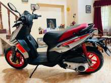 https://riyasewana.com/uploads/aprilia-sr-150-2215304913823.jpg