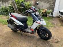 https://riyasewana.com/uploads/aprilia-sr-2318573122223.jpg