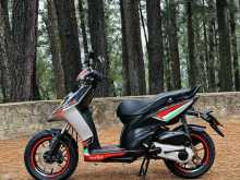 https://riyasewana.com/uploads/aprilia-sr125-2721415122083.jpg