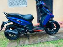 https://riyasewana.com/uploads/aprilia-sr125-718424913342.jpg