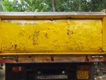 https://riyasewana.com/uploads/ashok-leyland-1613-commet-151019086784.jpg