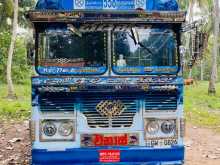 Ashok-Leyland Hino Power Sincomax 2002 Bus