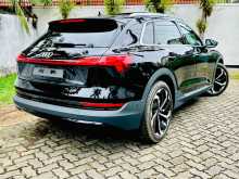 https://riyasewana.com/uploads/audi-e-tron-q8-14145147592.jpg