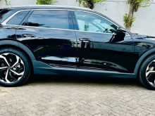 https://riyasewana.com/uploads/audi-e-tron-q8-3124118162.jpg