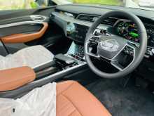 https://riyasewana.com/uploads/audi-e-tron-q8-3124118896.jpg