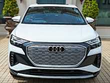 Audi Q4 2024 Car