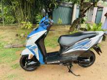 https://riyasewana.com/uploads/bajaj-100-123304522922.jpg