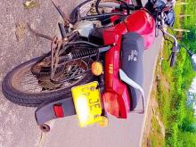 Bajaj 100 2005 Motorbike