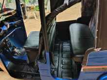 https://riyasewana.com/uploads/bajaj-175-181029404923.jpg