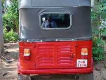 https://riyasewana.com/uploads/bajaj-2-stock-2000-118371812863.jpg