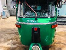 https://riyasewana.com/uploads/bajaj-2-stroke-111552176142.jpg