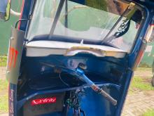 https://riyasewana.com/uploads/bajaj-2-stroke-1321591517166.jpg