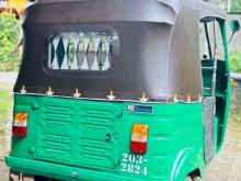 https://riyasewana.com/uploads/bajaj-2-stroke-181053466134.jpg