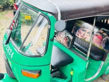 https://riyasewana.com/uploads/bajaj-2-stroke-181053466345.jpg