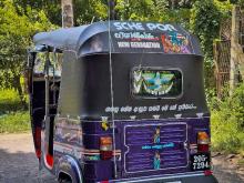 https://riyasewana.com/uploads/bajaj-2-stroke-211737346584.jpg