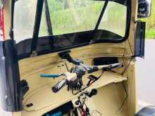 https://riyasewana.com/uploads/bajaj-2-stroke-2385545692.jpg