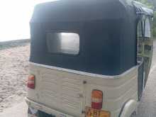 https://riyasewana.com/uploads/bajaj-2-stroke-25906434082.jpg