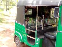 https://riyasewana.com/uploads/bajaj-2-stroke-261124036482.jpg