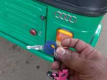 https://riyasewana.com/uploads/bajaj-2-stroke-8727534213.jpg