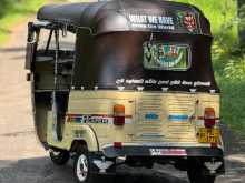 https://riyasewana.com/uploads/bajaj-2003-2003-308175212423.jpg