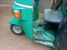 https://riyasewana.com/uploads/bajaj-205-162106096025.jpg
