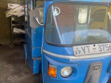 Bajaj RE 205 2011 Three Wheel