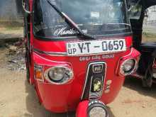 Bajaj RE 205 2011 Three Wheel