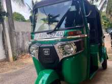 Bajaj RE 205 2018 Three Wheel