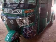 Bajaj RE 205 2015 Three Wheel