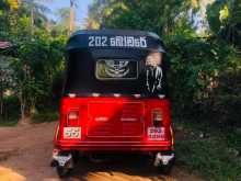 https://riyasewana.com/uploads/bajaj-2stocj-2000-19390712022.jpg