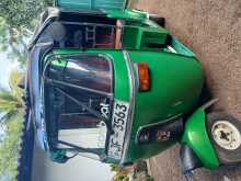 Bajaj 2stork 2004 Three Wheel